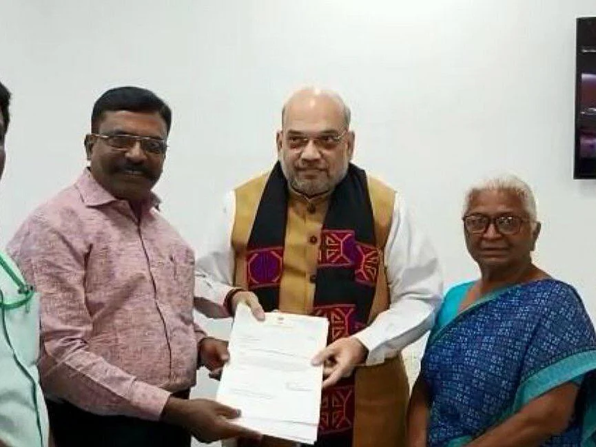 `இனியும் இந்த ஏழைத்தாயை ஏமாற்றவேண்டாம்!’ - கண்ணீர்விட்டு அழுத அற்புதம்மாள்
