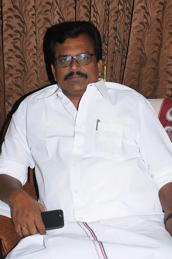 தேனி நிர்வாகிகளுடன் சென்னையில் தினகரன் ஆலோசனை - நீக்கப்படுகிறாரா தங்க தமிழ்ச்செல்வன்?