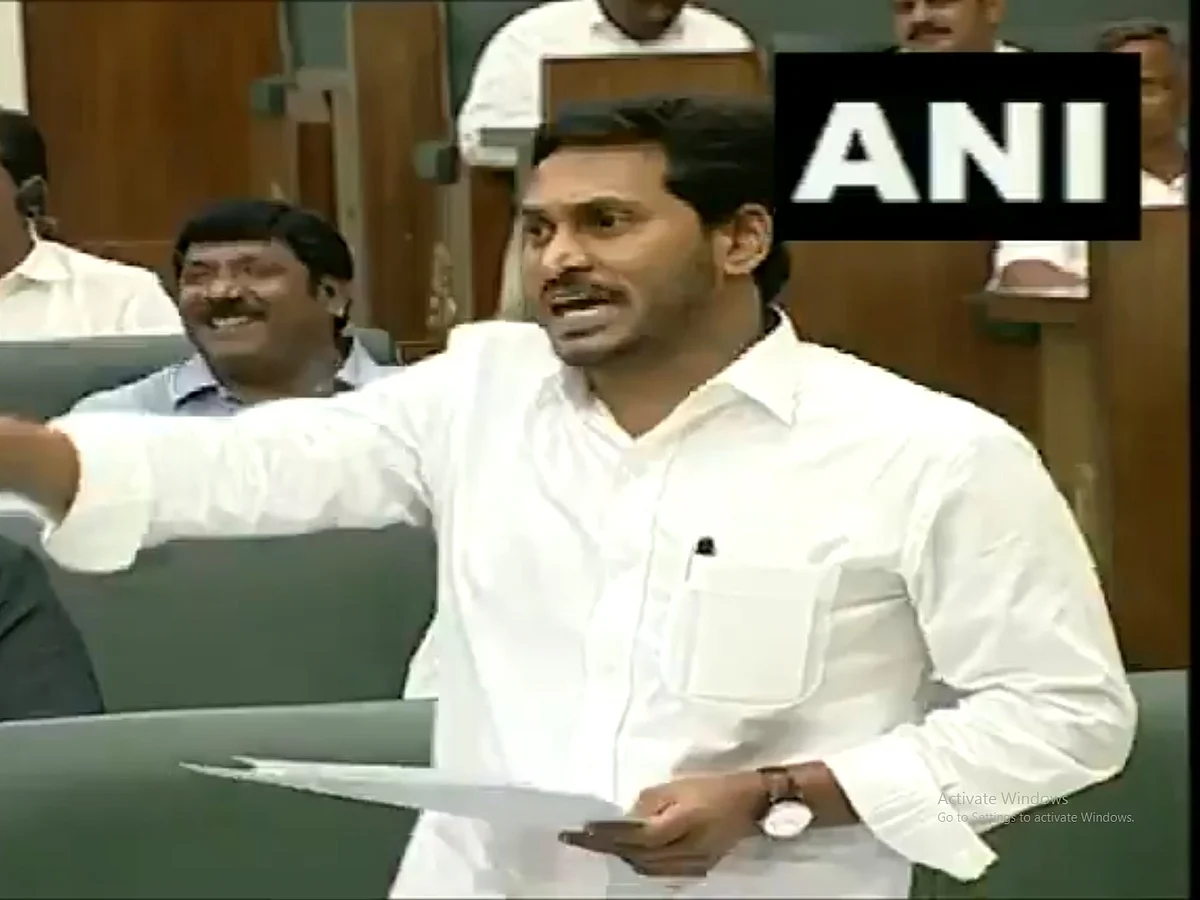 `நாங்கள் எழுந்து வந்தால் நீங்கள் இங்கே அமர முடியாது!’ - சட்டப்பேரவையில் சீறிய ஜெகன்!