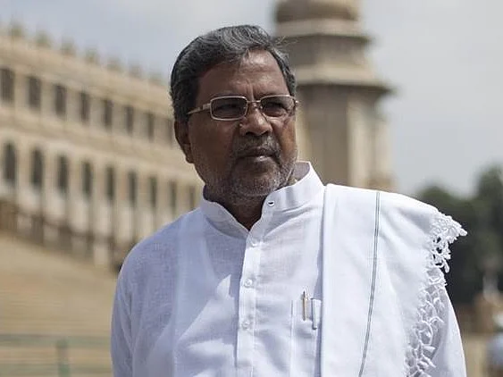 ’சுயநல அரசியல்வாதிகளுக்கு இது நல்ல பாடம்’ - தகுதிநீக்கம் குறித்து ம.ஜ.த - காங்கிரஸ் கருத்து