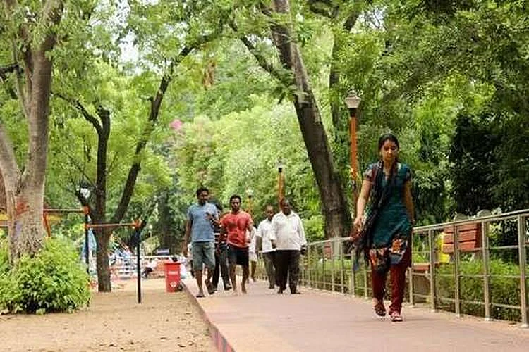 தொப்பை முதல் முதுகுவலி வரை... நாற்பது வயதைக் கடந்தவர்கள் சந்திக்கும் பிரச்னைகள், தீர்வுகள் #LifeStartsAt40 #நலம்நாற்பது