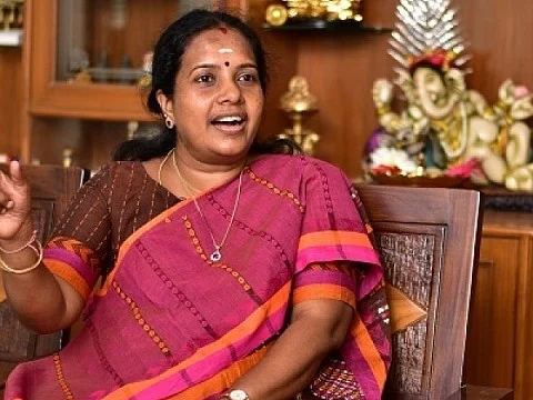 தமிழக அரசு செலவழிக்காத ரூ.10,000 கோடி!- சி.ஏ.ஜி அறிக்கையால் ஆதங்கப்படும் வானதி