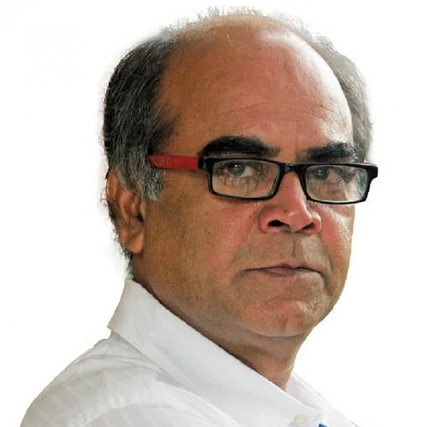 "சில நேரம் சினிமாவை விட்டுட்டுப் போயிடலாம்னுகூட யோசித்திருக்கிறேன்" - நடிகர் `தலைவாசல்’ விஜய்