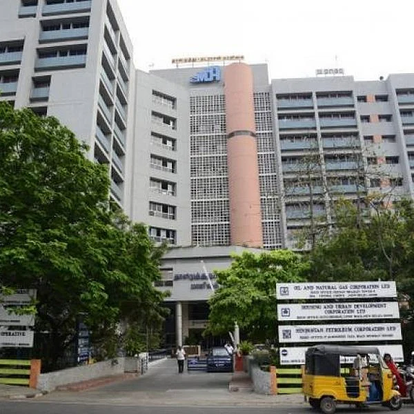 `ரகசியமாக இருக்கும்; ஸ்பெஷல் கிஃப்ட் இருக்கு"- வாட்ஸ்அப் சிக்கலில் சி.எம்.டி.ஏ அதிகாரி
