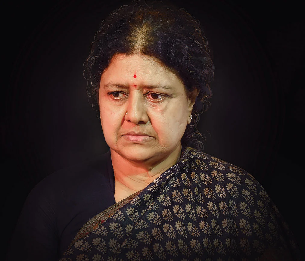 மிஸ்டர் கழுகு: வேஷம் போடும் உறவுகள்... விரக்தியில் சசிகலா!