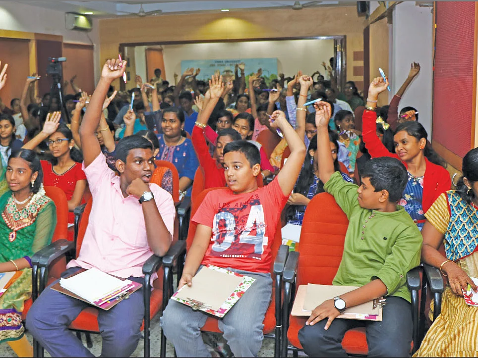 “உரிமையைக் கேளுங்கள்... பொறுப்புணர்வுடன் செயல்படுங்கள்!”