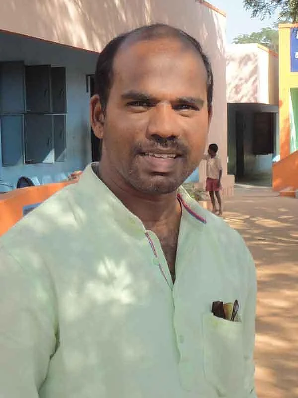``மரம் வளர்ப்பை ஊக்குவிக்க விதை பென்சில்!” - கரூரில் அரசுப் பள்ளியில் அசத்தல் முயற்சி