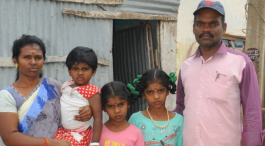 கணவர் மற்றும் குழந்தைகளுடன் ஜெயமணி