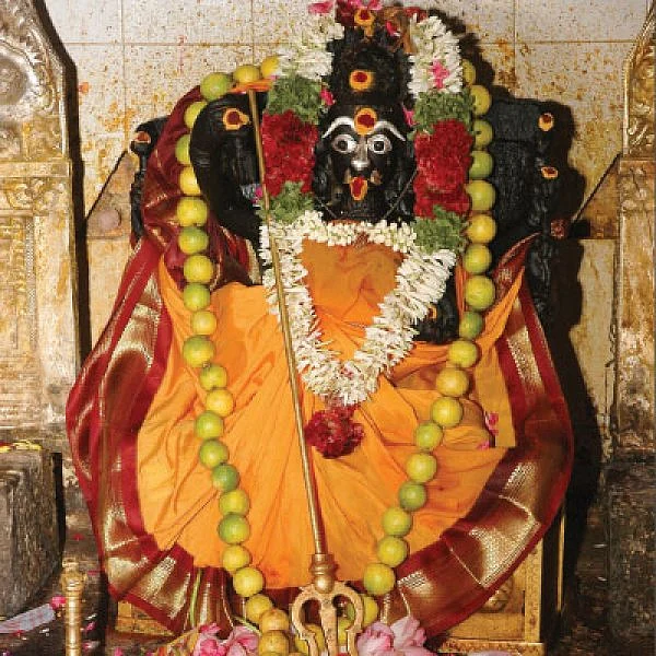தெய்வ மனுஷிகள்: உடையாள்