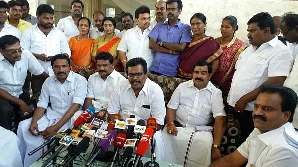 ``சாதிக்காரர், கட்சிக்காரர் ரெண்டுபேருமே ஓட்டுப்போடலை!'' - கொந்தளித்த தங்க.தமிழ்ச்செல்வன்