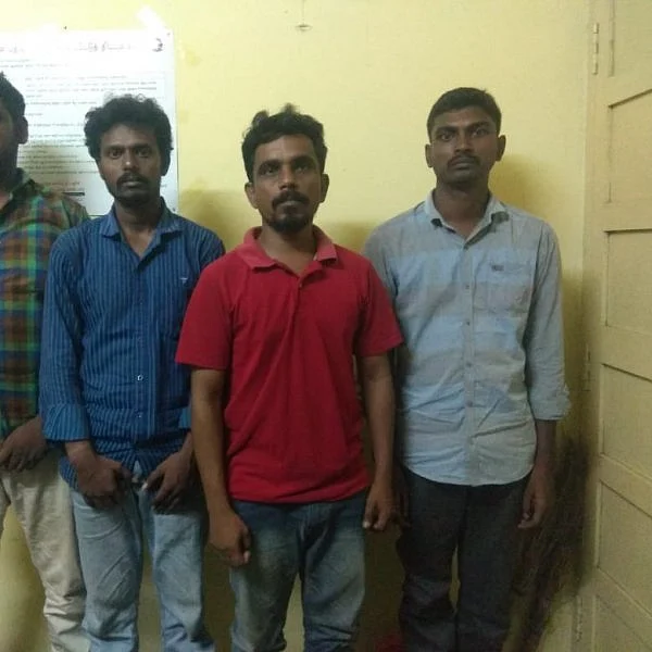 `செலவுக்கு ரூ.55,78,500 எடுத்துக்கிட்டோம்!'- வங்கி மேலாளரைப் பதறவைத்த தனியார் ஊழியர்களின் வாக்குமூலம்