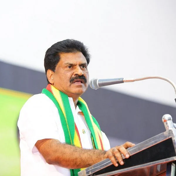 `நீங்கள் ஏன் தோற்றுப் போனீர்கள் தெரியுமா?’- பொன்னார், தமிழிசைக்குச் சுட்டிக் காட்டும் `கொங்கு' ஈஸ்வரன்