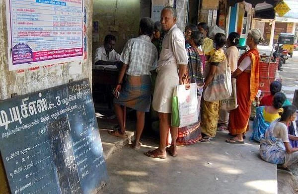 நீதிமன்ற உத்தரவை மீறுகிறதா, கூட்டுறவுத் துறை? - ரேஷன் கடைகளில் நடப்பது என்ன?