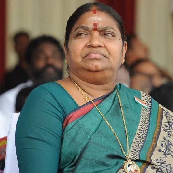 ‘யாருக்குப் புத்தகம் போகவில்லை?’- கொந்தளிக்கும் பா. வளர்மதி