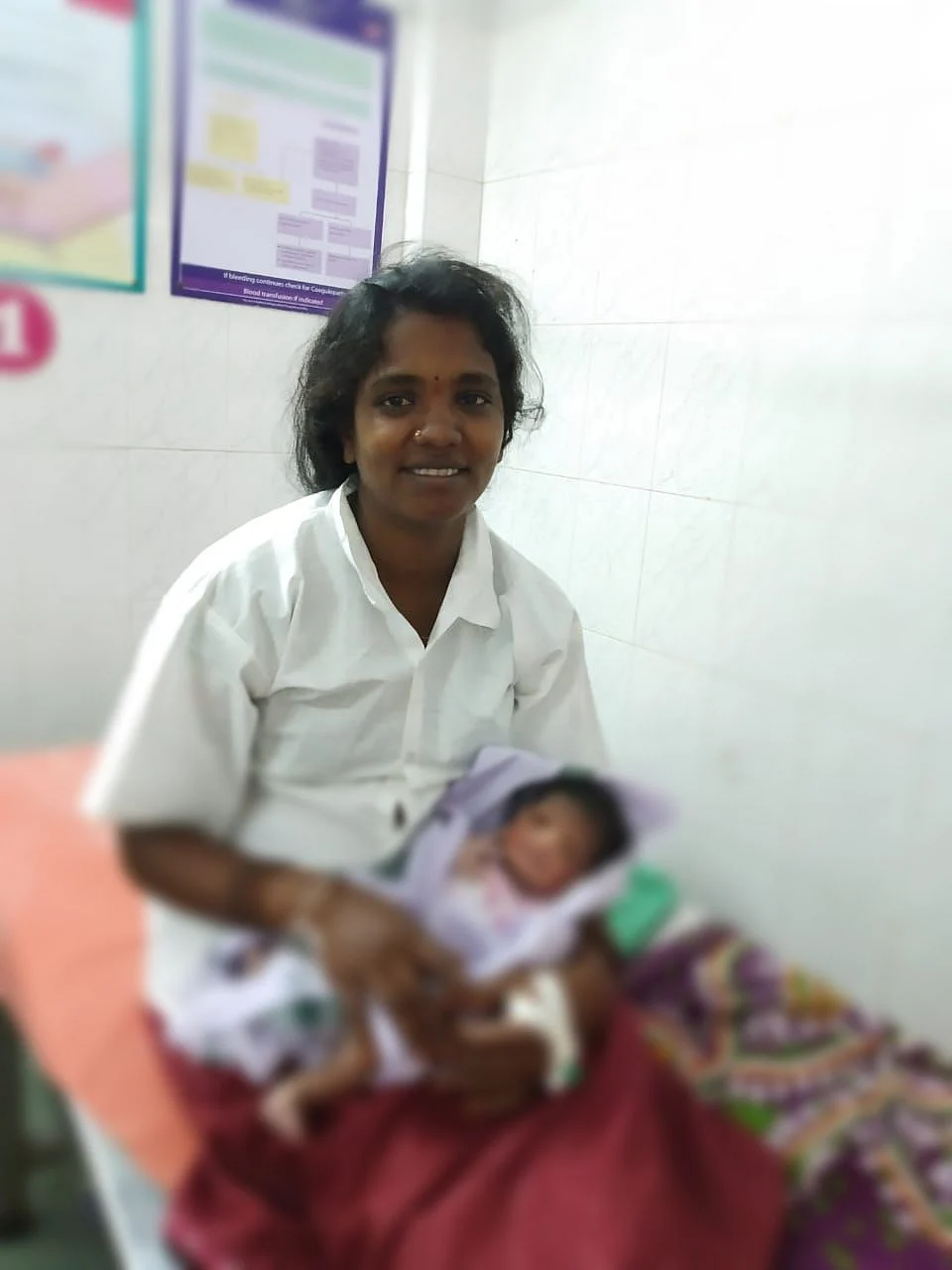 குழந்தையுடன் தாய்