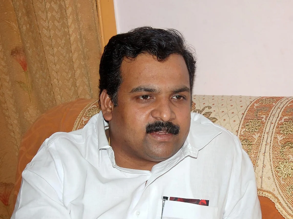 `விண்ணப்பத்தில் திரு... செல்வி எனக் குறிப்பிட்டால்..! - எச்சரிக்கும் மாணிக்கம் தாகூர் எம்.பி