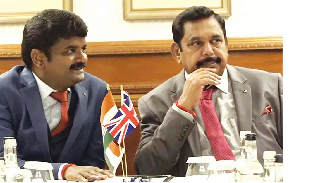 Vijayabaskar, edappadi palanisamy