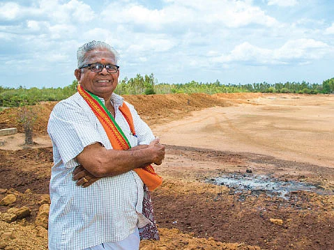 நல்லாசிரியரின் நற்பணி... தூர்வாரப்படும் ஏரிகள்!
