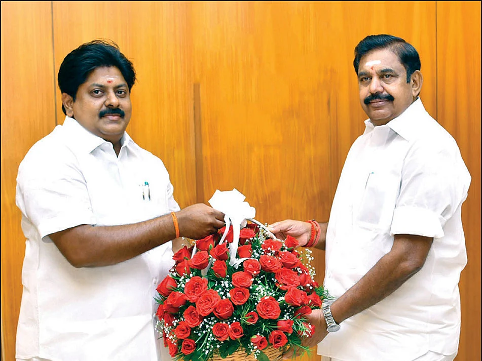 மிஸ்டர் கழுகு: மணிகண்டன் முதல் விக்கெட்... இன்னும் மூவருக்கு பிராக்கெட்!
