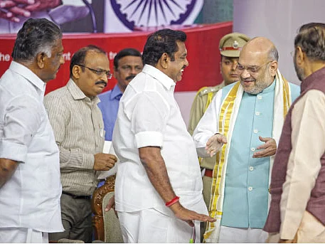 `இதே கூட்டணி நீடித்தால் நமக்குத்தான் சிக்கல்!' -பா.ஜ.க நட்பால் கடுகடுக்கும் அ.தி.மு.க சீனியர்கள்