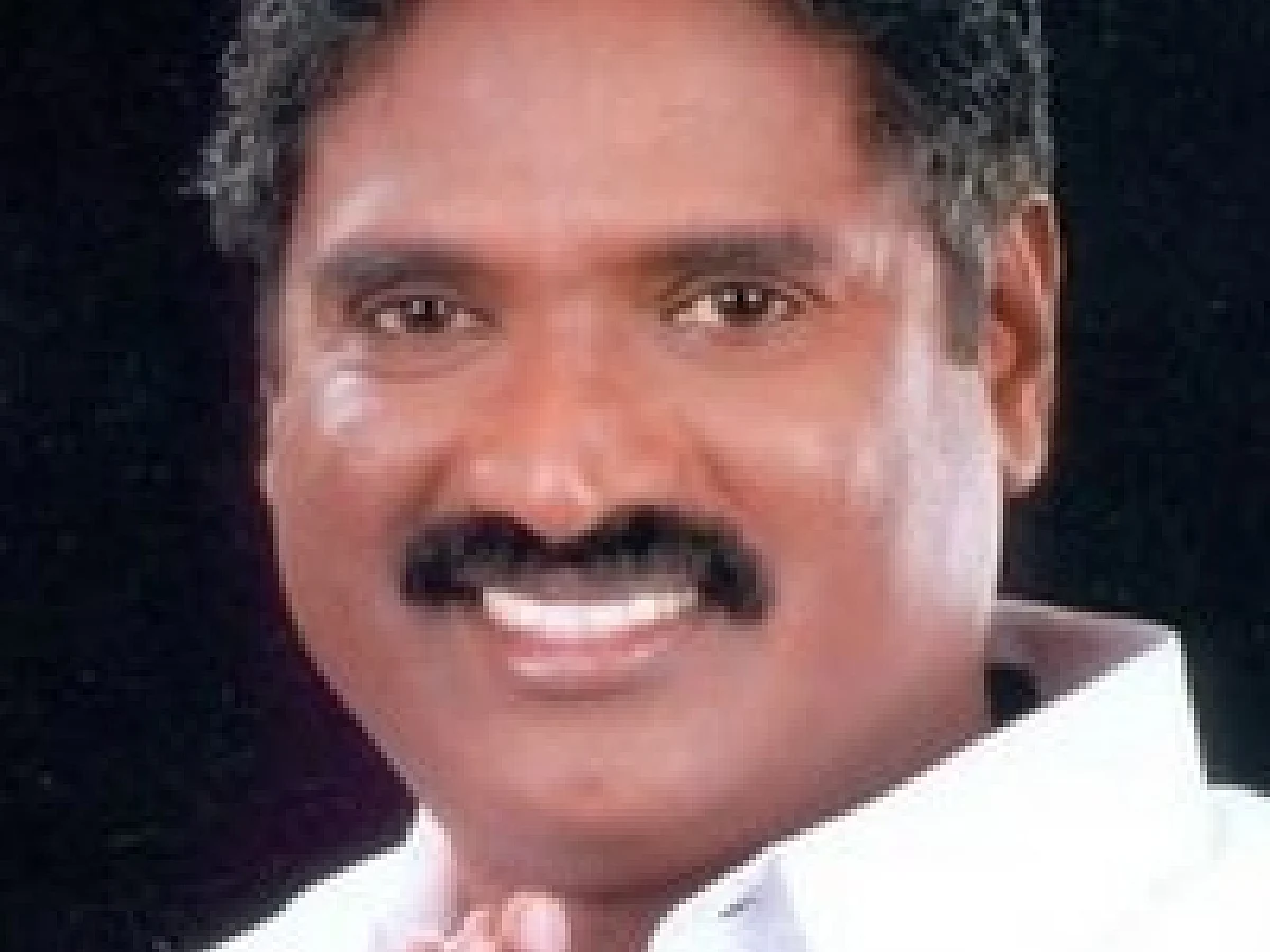 `50 லட்ச ரூபாய் மதிப்பிலான நிலம் அது!' - அரசு மருத்துவமனைக்குத் தானமளித்த தி.மு.க முன்னாள் எம்.பி.