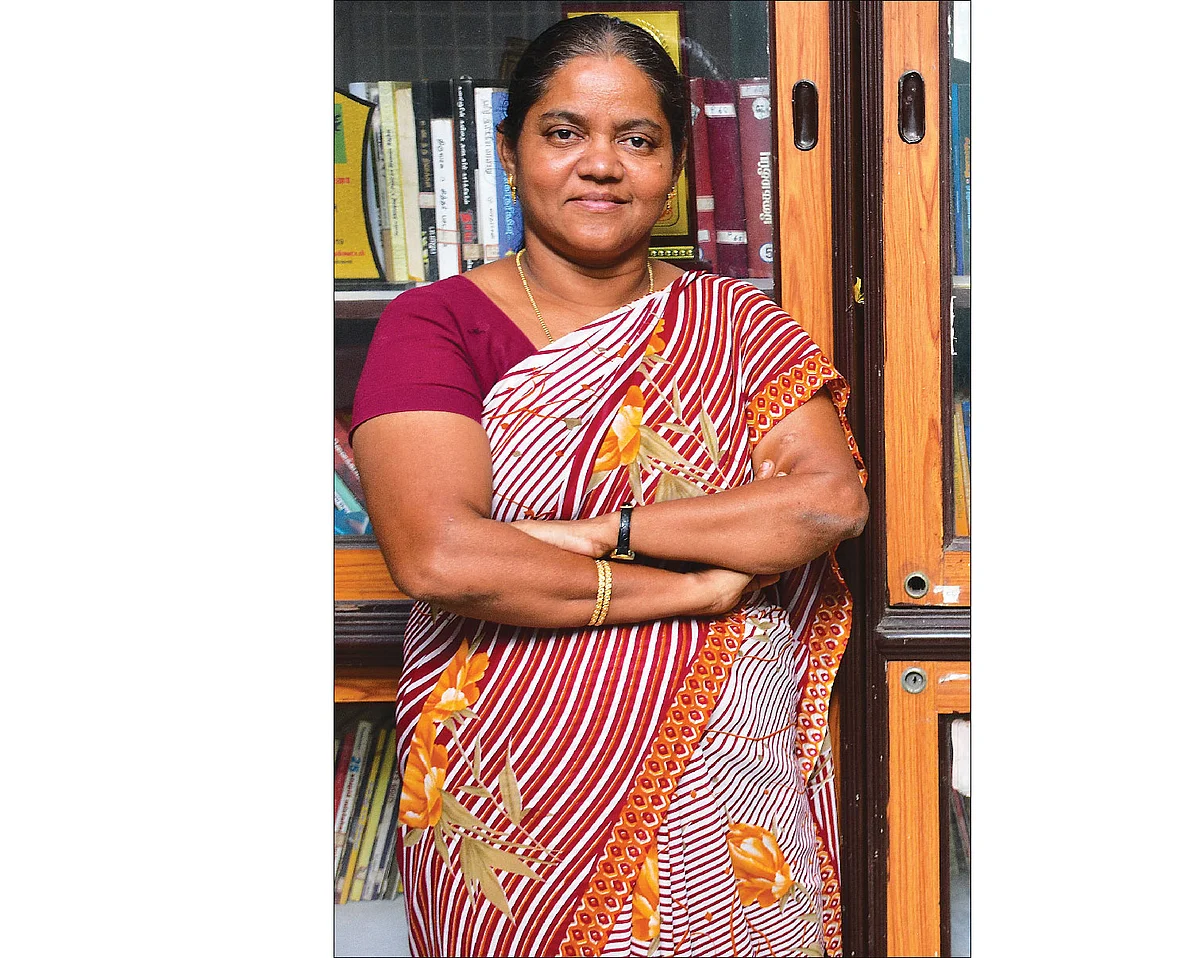 அஞ்சறைப்பெட்டியிலிருந்தே தொடங்குகிறது அரசியல்! - பி.சுகந்தி