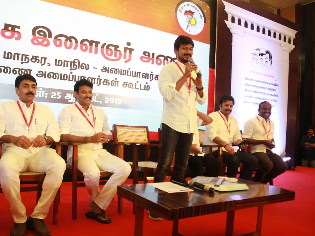 `உயர்த்தப்பட்ட வயது வரம்பு; 30 லட்சம் உறுப்பினர்கள் இலக்கு!’ - இளைஞரணியில் உதயநிதி அதிரடி