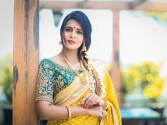 `நடிகையானால்கூட 50 சதவிகித பணம் கொடுக்க வேண்டும்!’ - மீரா மிதுன் ஆடியோ விவகாரத்தில் என்ன நடந்தது?