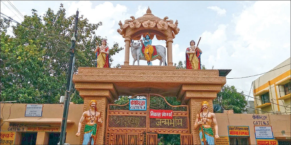 திருப்பதி, சபரிமலை, ஷீர்டி கோயில்களில் கொரோனா கட்டுப்பாடுகளும் முன்னெச்சரிக்கைகளும்!