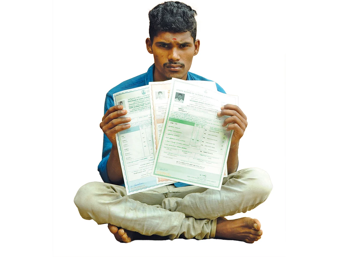 நாங்கெல்லாம் டாக்டர் ஆகக்கூடாதா... மாடுதான் மேய்க்கணுமா?
