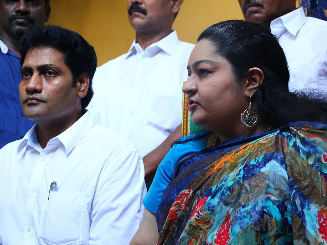 ‘அ.தி.மு.க-வுக்கும் போயஸ் இல்லத்துக்கும் தொடர்பில்லை; அது எங்கள் சொத்து!’ - ஜெ.தீபா பேட்டி
