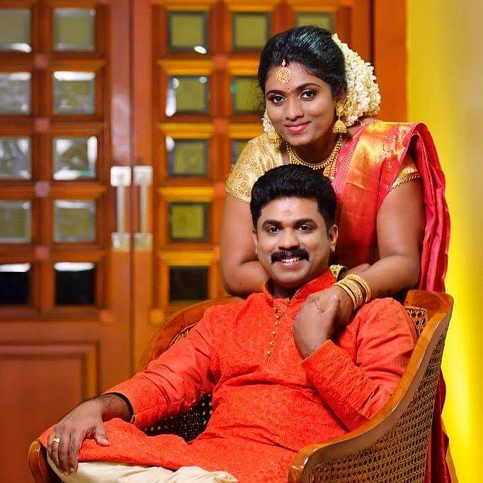 கணவருடன் சோனியா