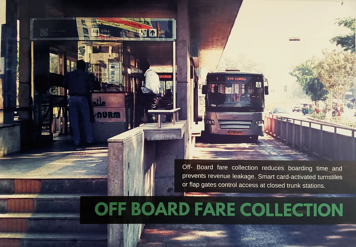 BRTS வழித்தட பேருந்துகளுக்கான டிக்கெட் கவுன்ட்டர்