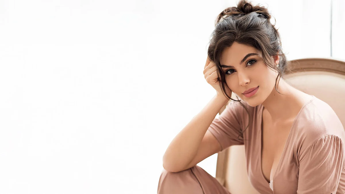 Elnaaz Norouzi