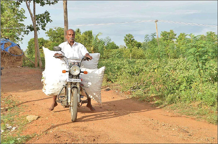 சந்தைக்குச் செல்லும் கத்திரிக்காய் மூட்டை...