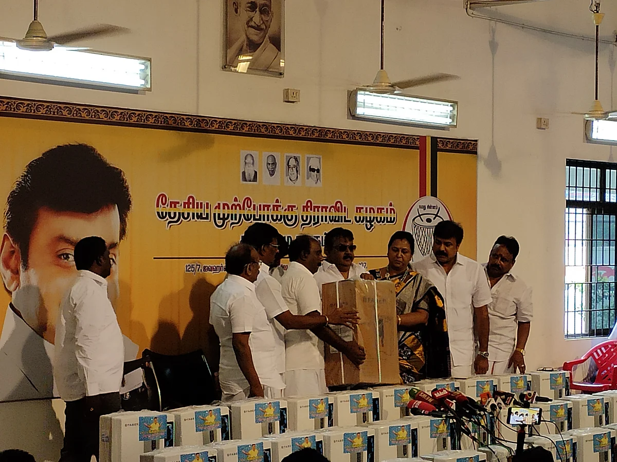 `இறுதிவரை பேசாத விஜயகாந்த்; எதிர்பார்த்த கட்சியினர்’ - பிறந்த நாள் நிகழ்ச்சியில் என்ன நடந்தது?