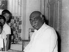 காமராஜர் ஏன் மற்ற முதல்வர்களிடமிருந்து வேறுபடுகிறார் தெரியுமா? #Kamarajar