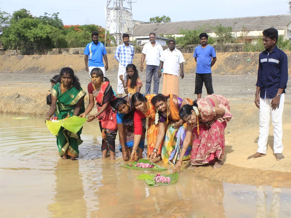 `ராஜராஜ சோழன் காலத்து `அழகிகுளம்'!' - 50 ஆண்டுகளுக்குப் பின் தூர்வாரப்பட்டு விழாக்கோலம்