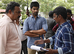 செப்டம்பரில் ரஷ்யா பறக்கும் அதர்வா - அனுபமா!