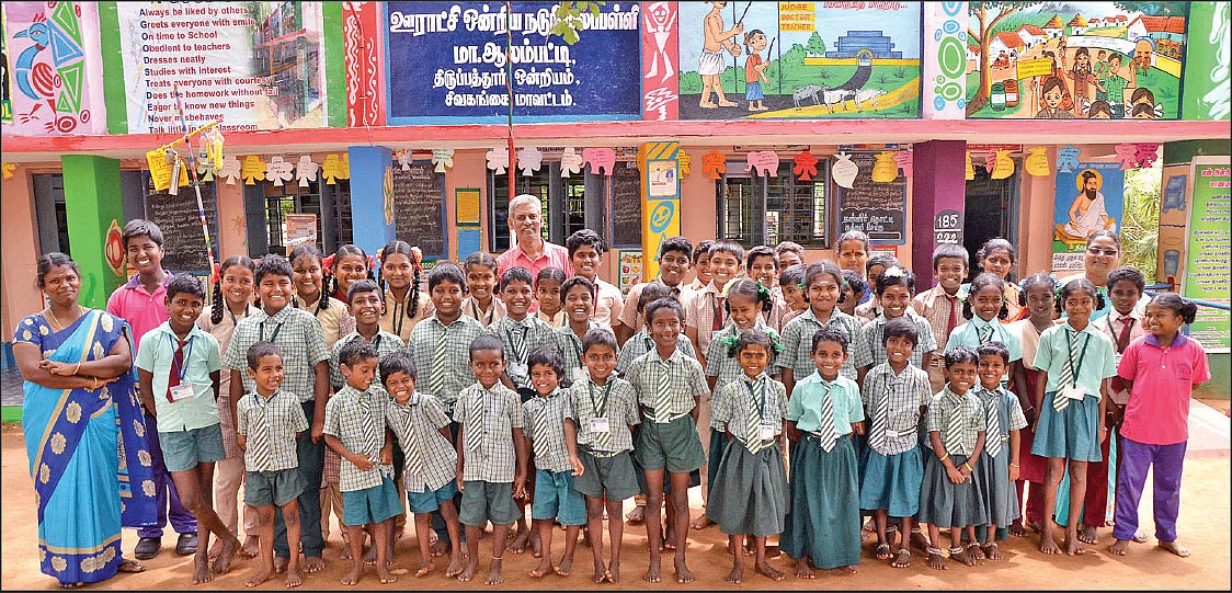 ஆலம்பட்டி நடுநிலைப்பள்ளி மாணவ மாணவியர்கள்...