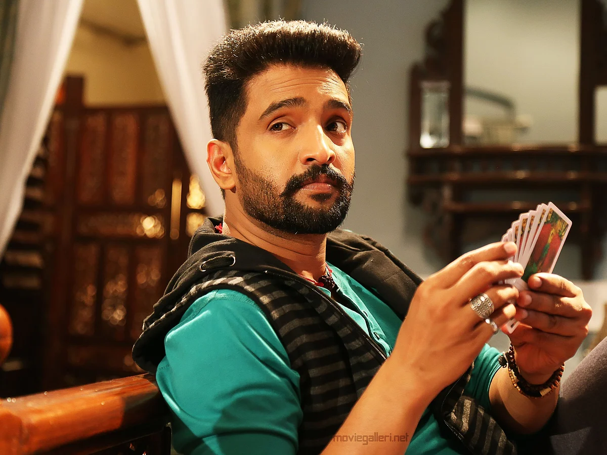 `3டி'யில் உருவாகும் சந்தானத்தின் 'தில்லுக்கு துட்டு 3'!