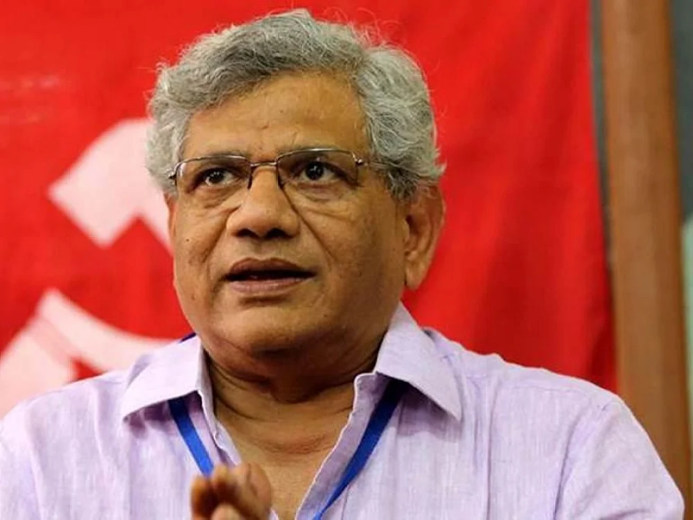 `ஸ்ரீநகருக்குள் நுழைய அனுமதியில்லை!'- ஏர்போர்ட்டில் தடுக்கப்பட்ட யெச்சூரி, டி.ராஜா