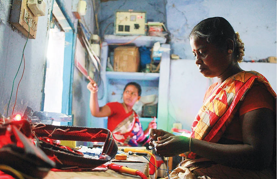 வெளிச்சம் தந்த வாழ்க்கை - சீரியல் பல்ப் முதலாளிகள்