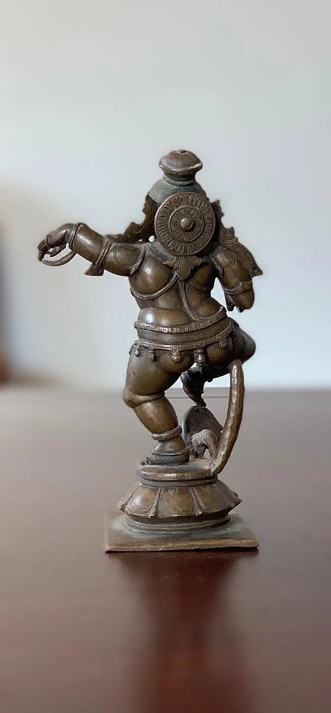 கிருஷ்ணர் சிலை