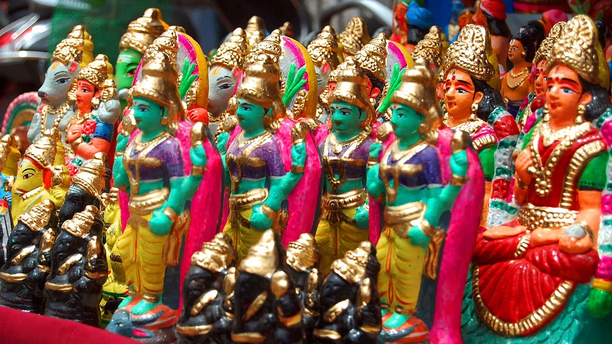கண்ணை கவரும் கொலு பொம்மைகள்