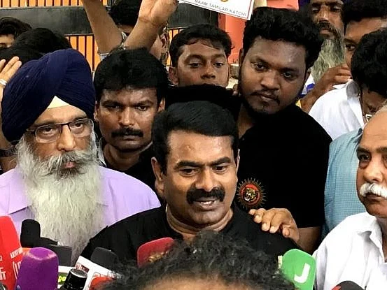 ``சீக்கிய உறவுகளோடு சேர்ந்து குரல் கொடுப்பது ஏன்?” - டெல்லி பேரணியில் சீமான்