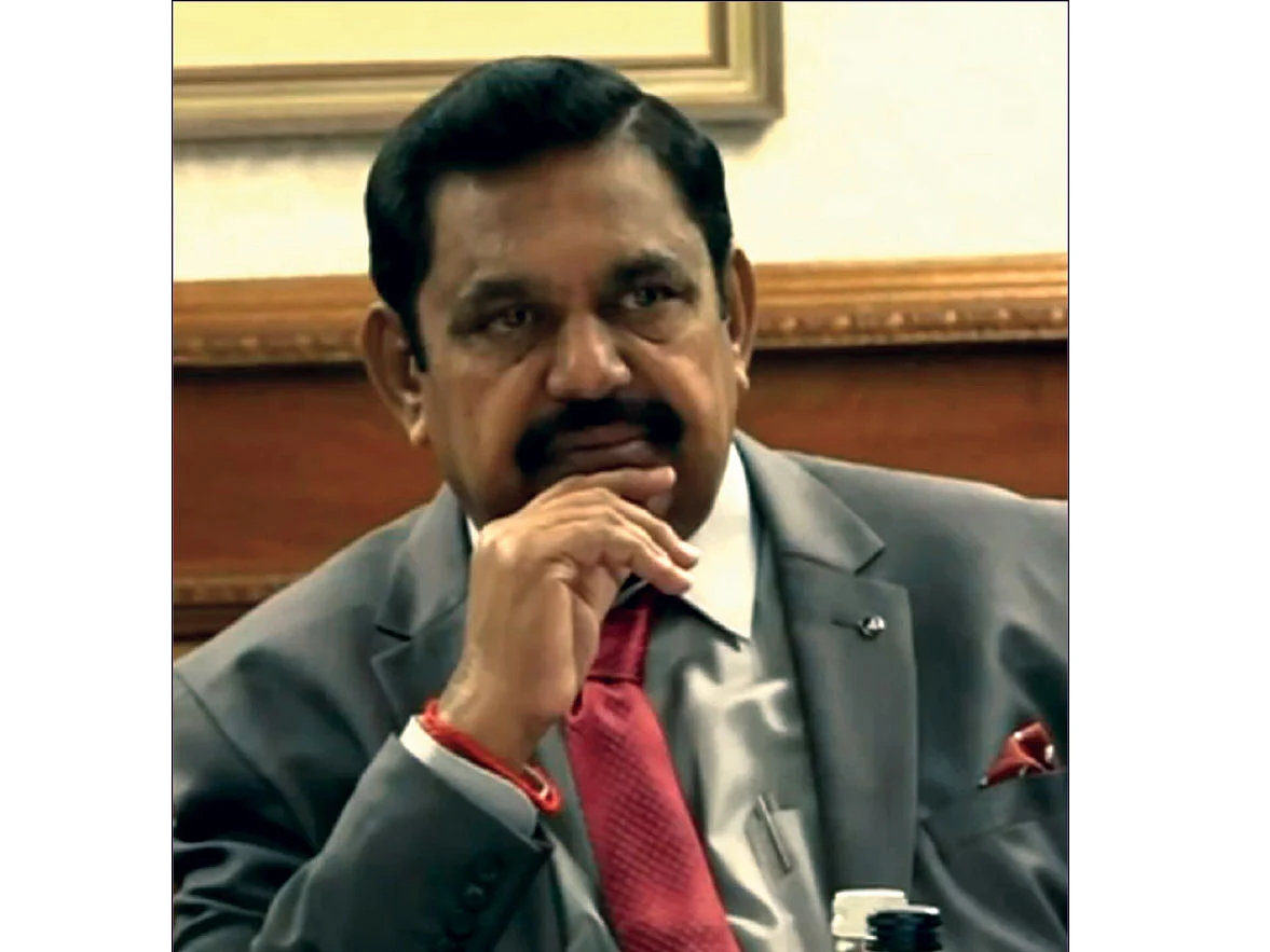மிஸ்டர் கழுகு: முதல்வரின் வெளிநாட்டுப் பயணம்... கோட்டையைச் சுற்றும் கேள்விகள்!