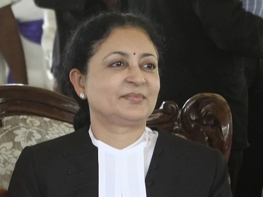 `ராஜினாமாவுக்குப் பிறகும் துரத்தும் சர்ச்சை!’ - சி.பி.ஐ வளையத்தில் தஹில் ரமானி?