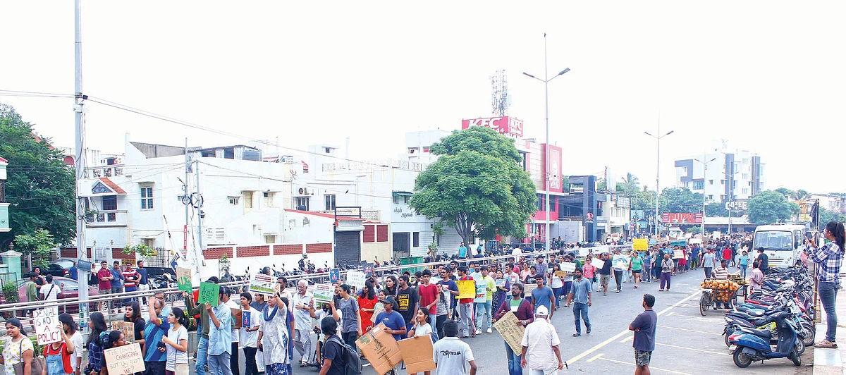 பருவநிலை நெருக்கடிக்கு எதிராக ஒன்றுகூடிய உலக மாணவர்கள்!