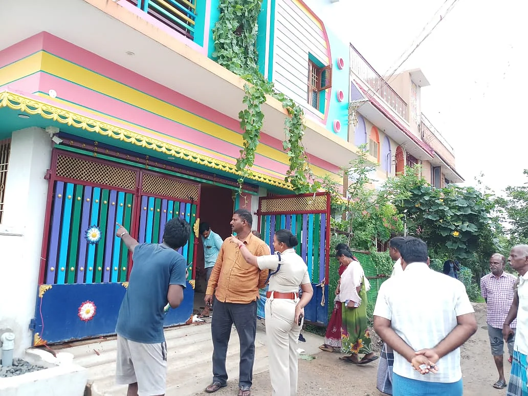 விசாரணை நடத்திய காவல்துறையினர்